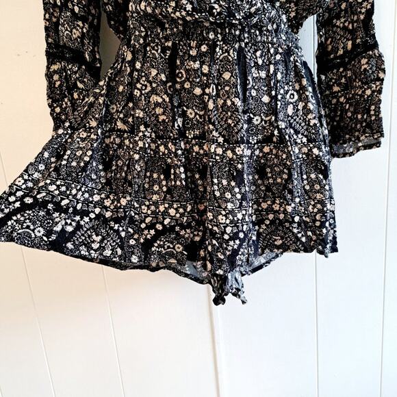 AEO deep V-neck Boho Floral Long Sleeve Romper - Picture 6 of 9